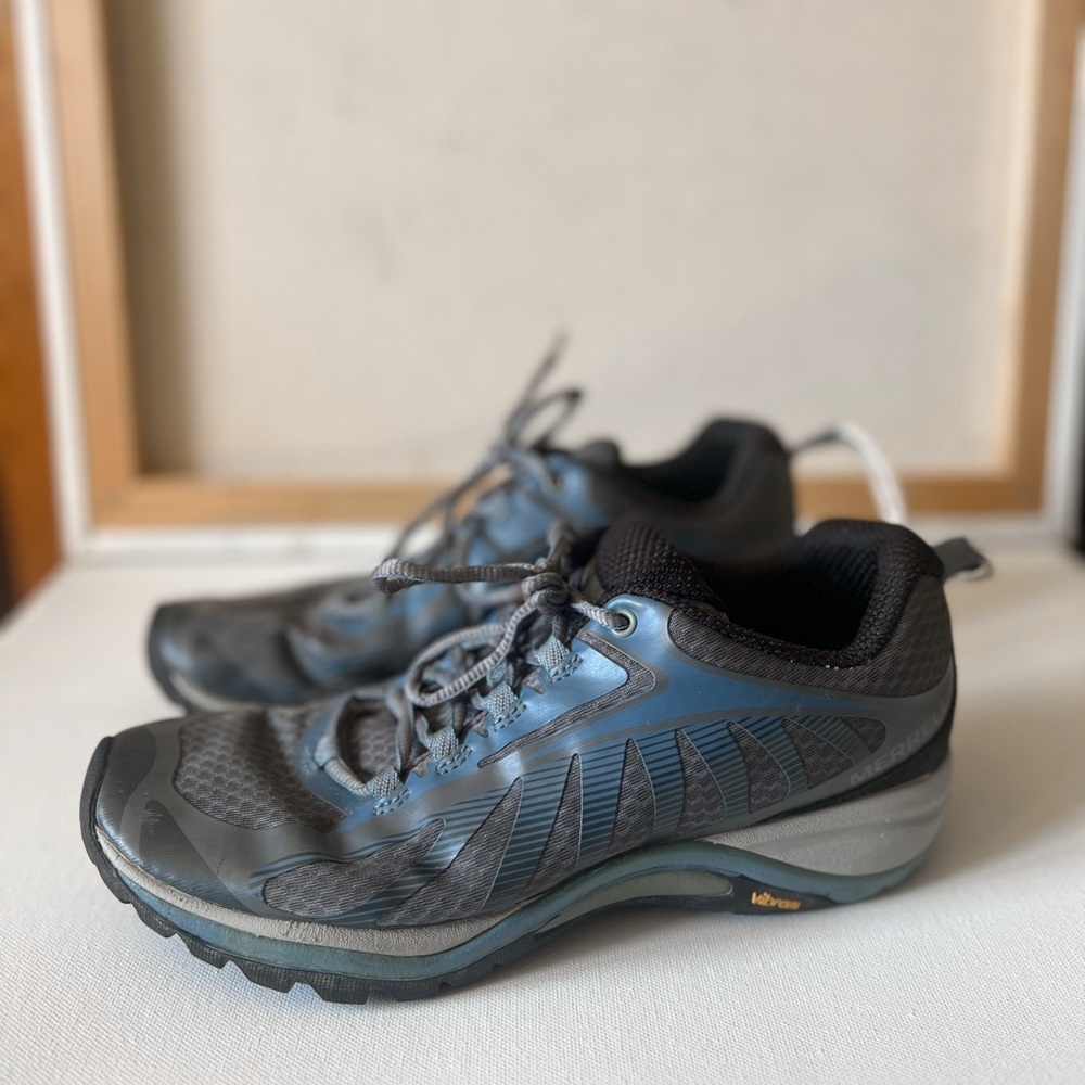MERRELL Siren Edge 3 Women’s Running Hiking Shoe Size 8